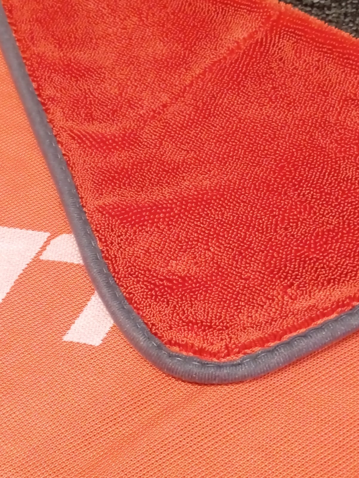 KOMBAT ultra thick microfiber car drying towel, 36x24 inches, 850 GSM, soft and absorbent for drying vehicles without scratches or spots.