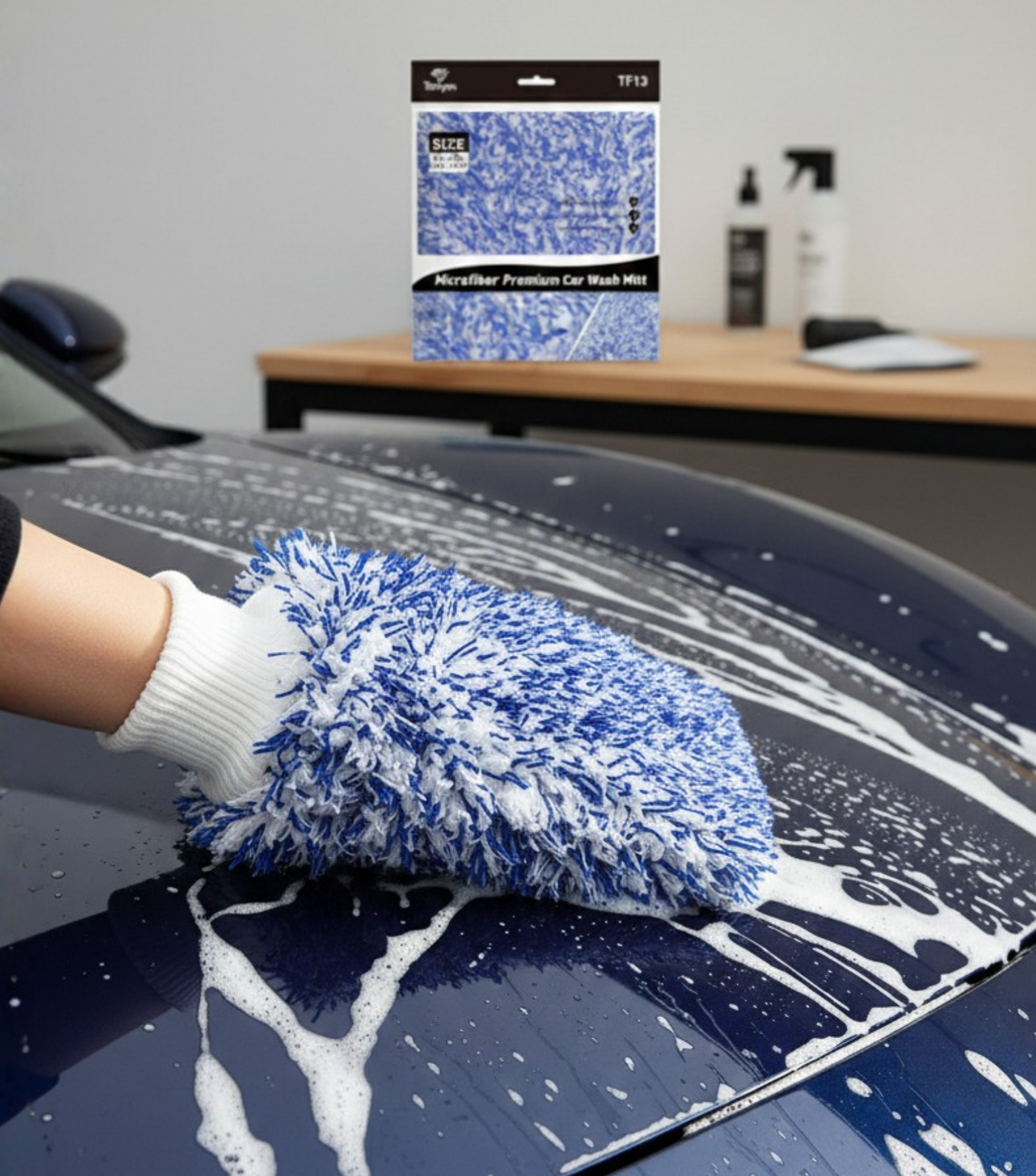Rocket Science Alliance microfiber premium wash mitt TF13 for spot removal, soft and effective for vehicle cleaning.